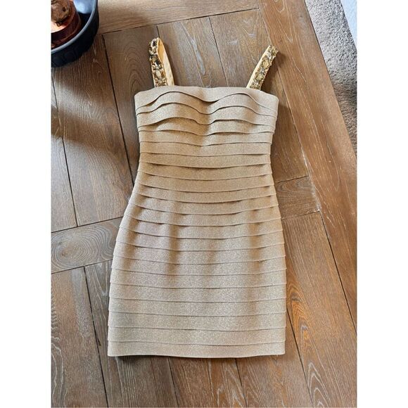 Sherri Hill Gold Tiered Stretch Mini Dress, Size 6 - Picture 2 of 14